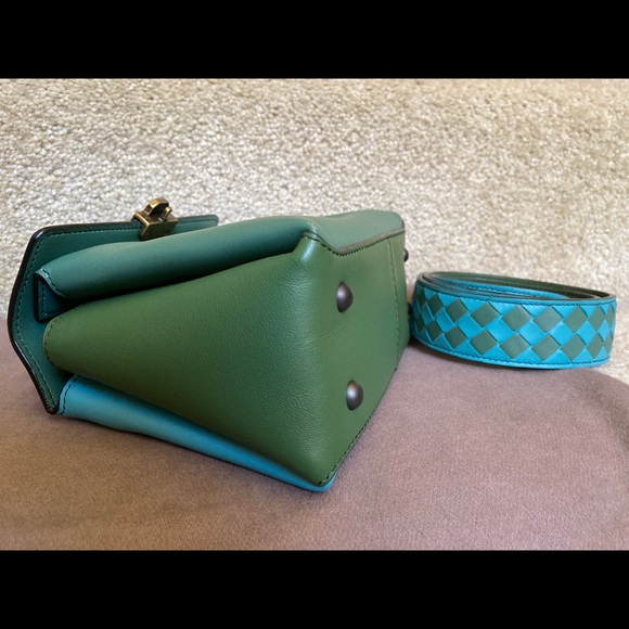 Authentic100% BV mini bi-colors piazza bag - Picture 3 of 3